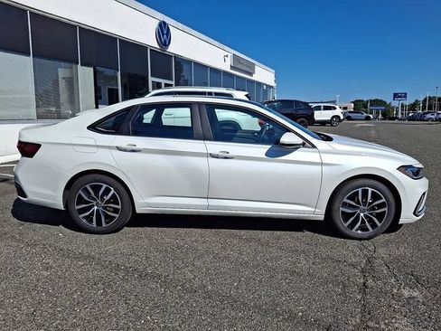 Used 2026 Volkswagen Jetta SE FWD image 7