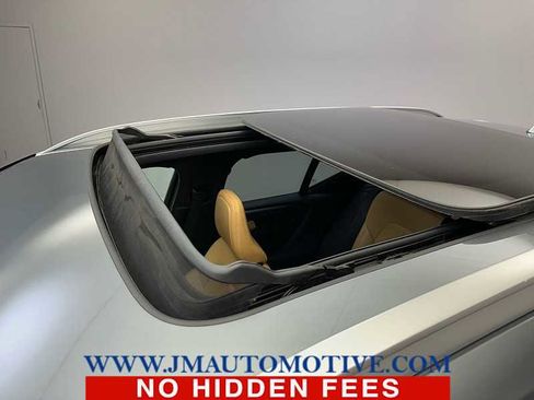 Used 2019 Volvo XC40 T5 Momentum image 11