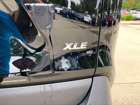 Used 2025 Toyota RAV4 XLE Premium FWD image 10