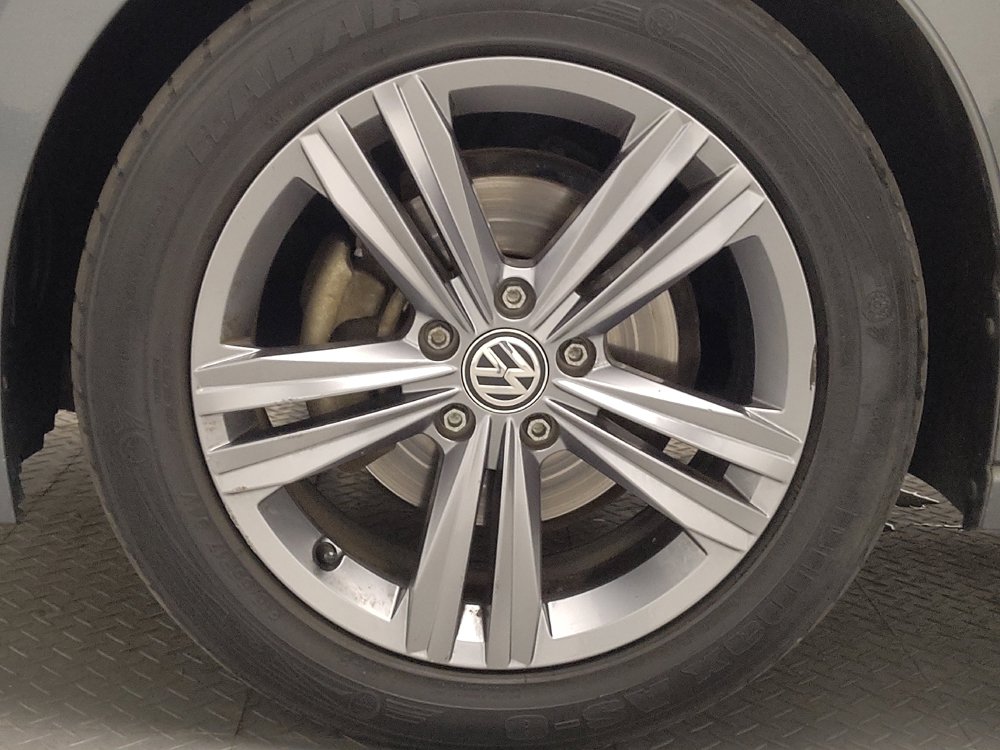 Used 2019 Volkswagen Jetta R-Line FWD image 31