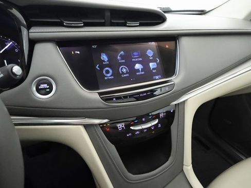 Used 2017 Cadillac XT5 Luxury w/ Driver Awareness Package image 17