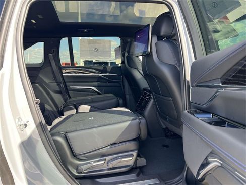 New 2026 Cadillac Escalade IQ Luxury 1 image 32