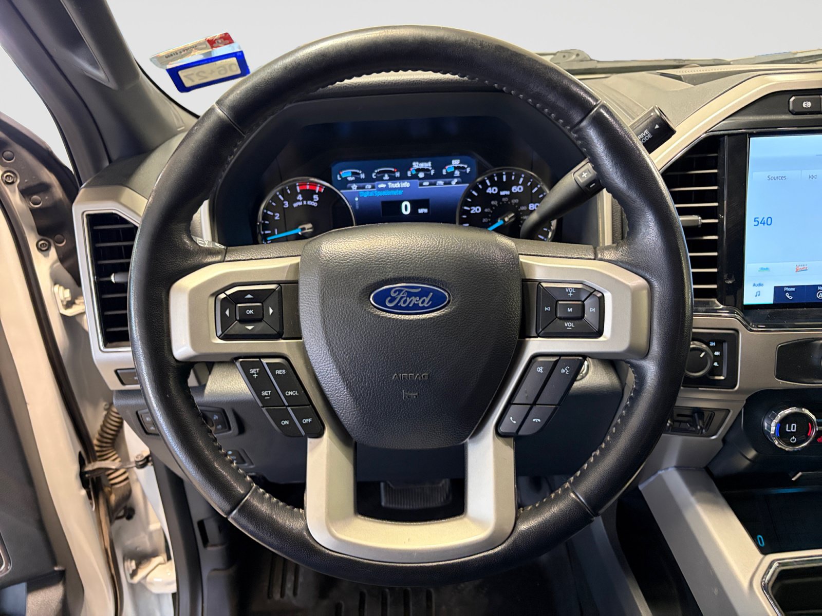 Used 2022 Ford F250 Lariat w/ Lariat Ultimate Package AWD/4WD image 13