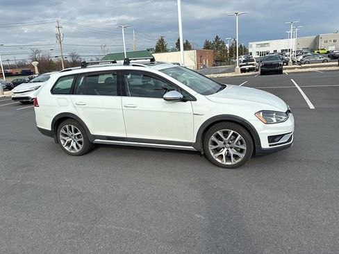 Used 2017 Volkswagen Golf Alltrack SEL image 4