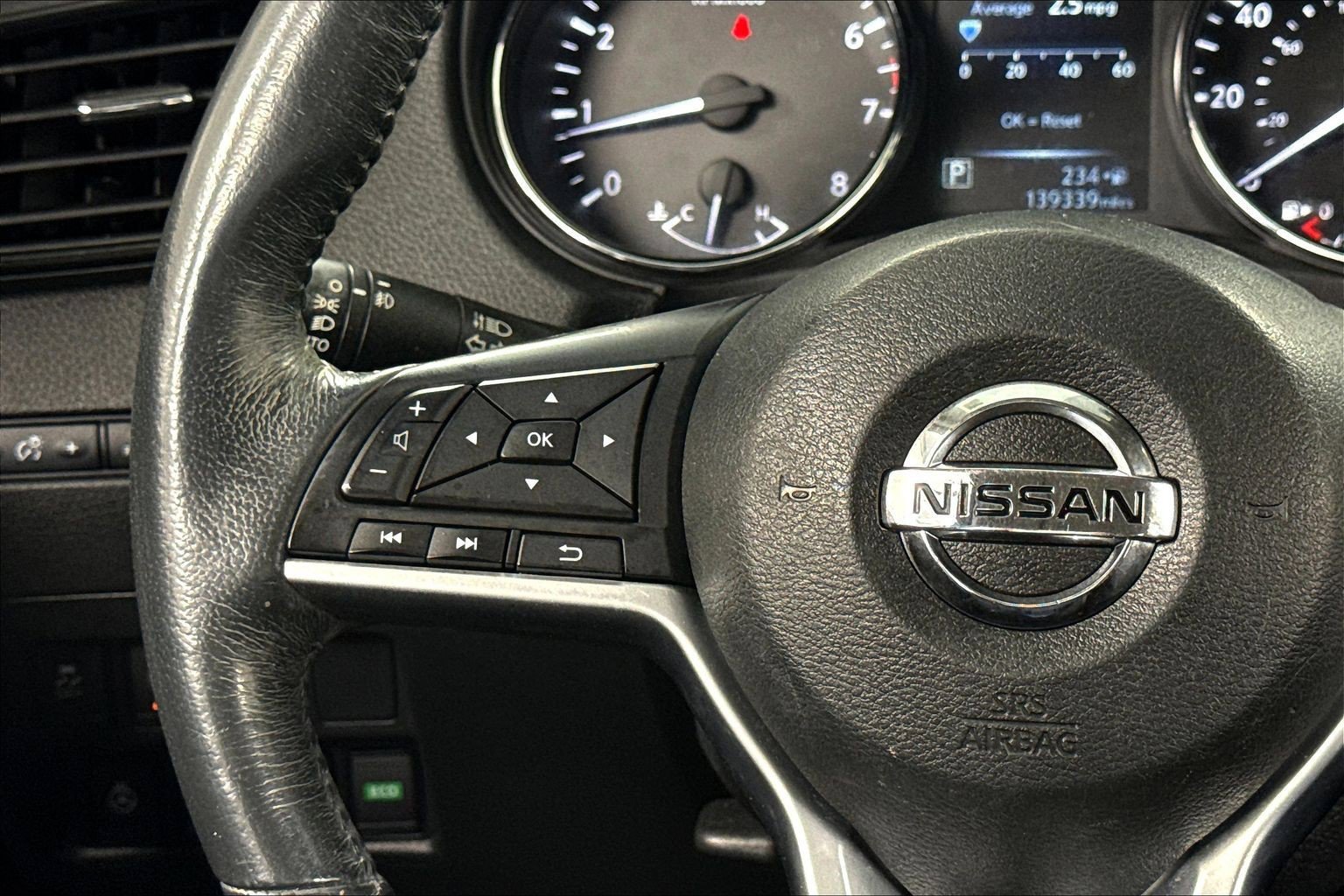 Used 2017 Nissan Rogue SL w/ SL Premium Package AWD/4WD image 13