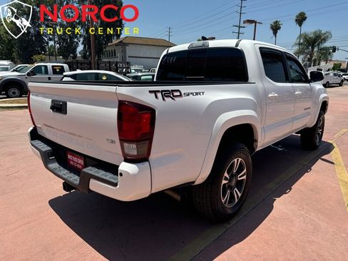 Used 2018 Toyota Tacoma TRD Sport w/ Technology Package image 9