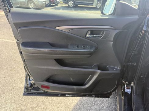 Used 2019 Honda Ridgeline Sport image 10