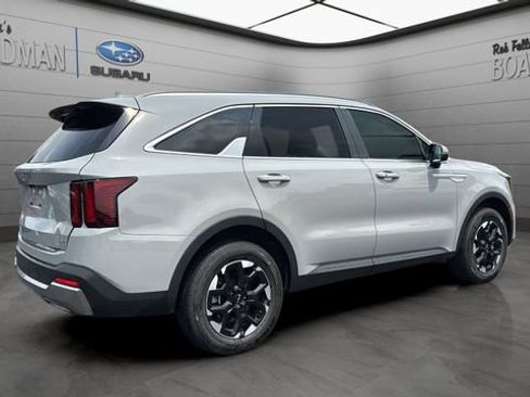 Used 2025 Kia Sorento S AWD/4WD image 4