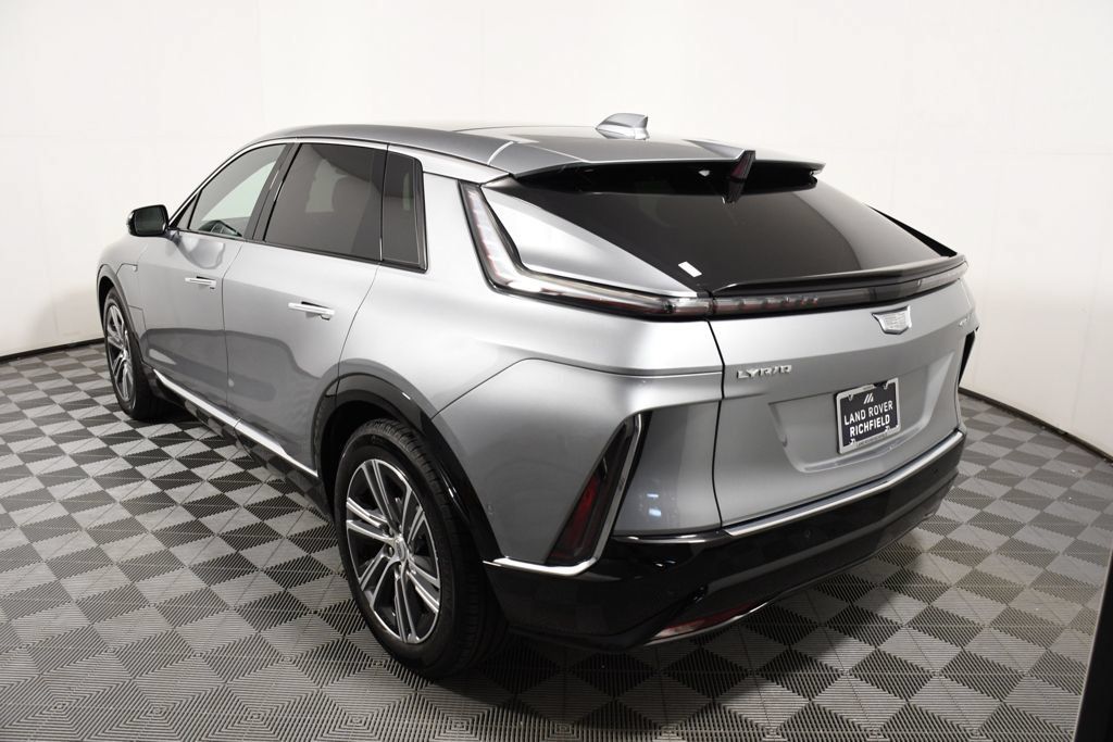 Used 2024 Cadillac Lyriq Luxury RWD image 4