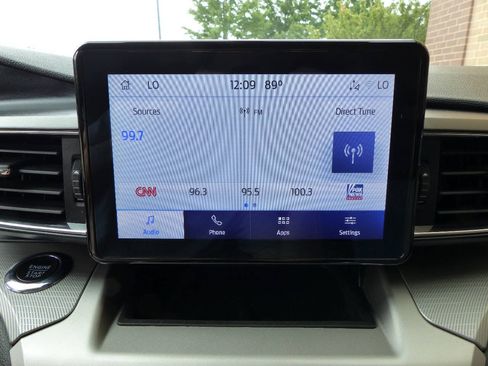 Used 2022 Ford Explorer XLT w/ Equipment Group 202A AWD/4WD image 33