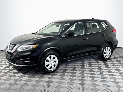 Used 2017 Nissan Rogue S FWD image 4