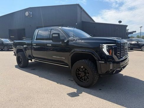 Used 2024 GMC Sierra 2500 Denali Ultimate AWD/4WD image 9
