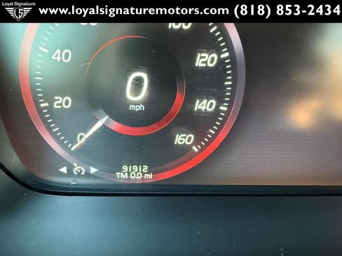Used 2017 Volvo XC90 T6 Momentum w/ Vision Package AWD/4WD image 29
