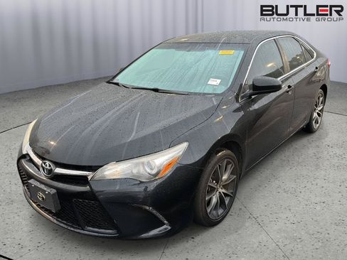 Used 2016 Toyota Camry XSE FWD image 2