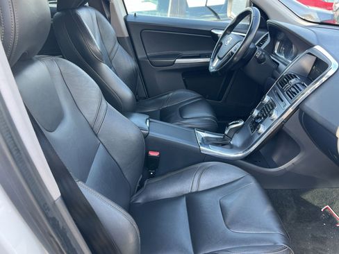 Used 2017 Volvo XC60 T6 Dynamic w/ Preferred Option Package image 23