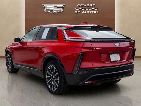 Used 2024 Cadillac Lyriq Sport image 3