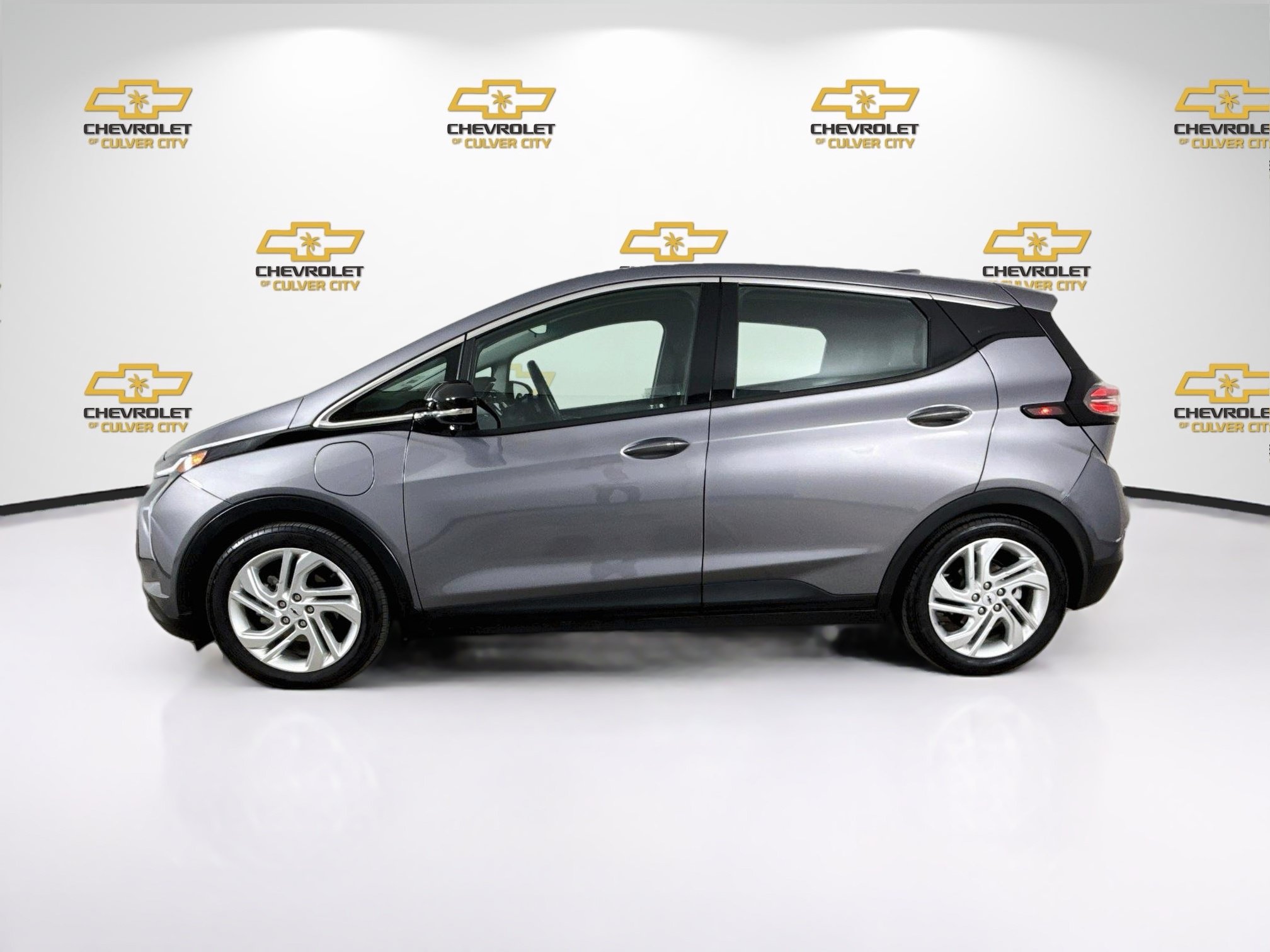 Used 2023 Chevrolet Bolt LT FWD image 5