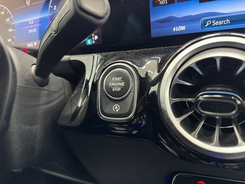 Used 2025 Mercedes-Benz GLA 250 image 25