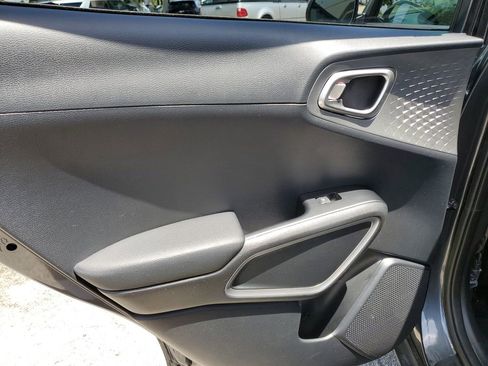 Certified 2023 Kia Soul S FWD image 16