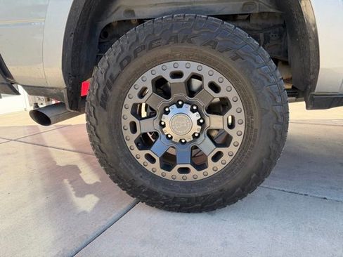 Used 2020 RAM 3500 Laramie image 32