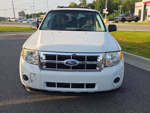 Used 2011 Ford Escape XLS w/ 102A Rapid Spec Order Code FWD image 2