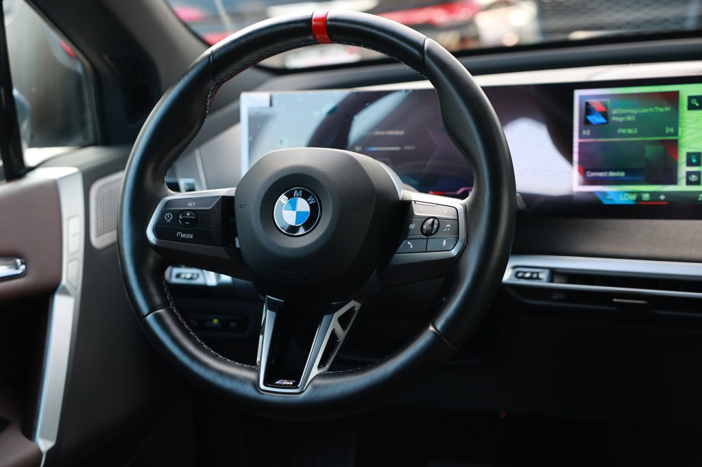 Used 2025 BMW iX M60 AWD/4WD image 28