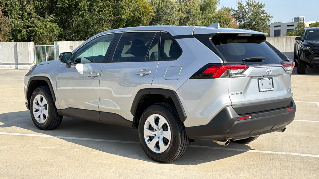Used 2025 Toyota RAV4 LE AWD/4WD image 3