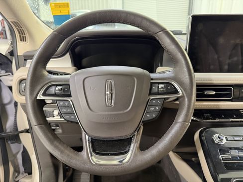 Used 2022 Lincoln Nautilus FWD image 15