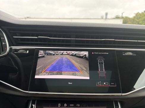 Used 2023 Audi Q8 Premium AWD/4WD image 25