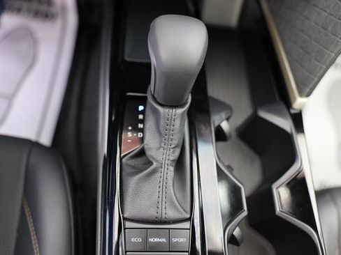 Used 2025 Toyota Camry XLE image 30