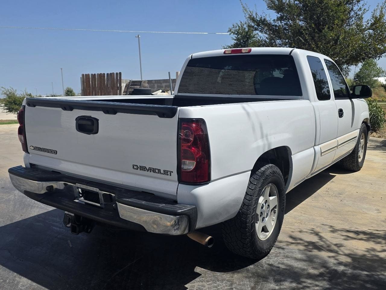 Used 2005 Chevrolet Silverado 1500 LS w/ Light Duty Power Package RWD image 3