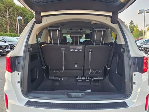 New 2026 Honda Odyssey Touring image 18