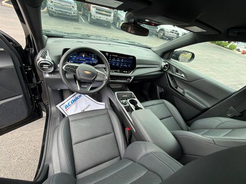 Used 2026 Chevrolet Equinox LT w/ Convenience Package II FWD image 25