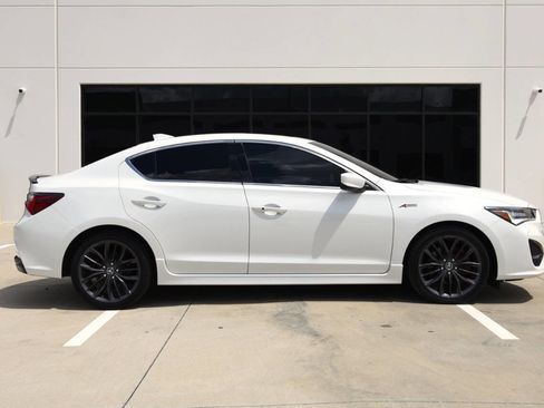 Used 2019 Acura ILX image 9