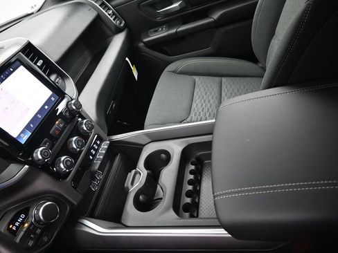 New 2026 RAM 1500 Express AWD/4WD image 15