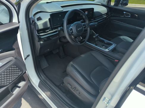 Used 2025 Kia Carnival SX Prestige FWD image 11