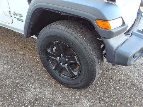 Used 2018 Jeep Wrangler Unlimited Sport S image 25