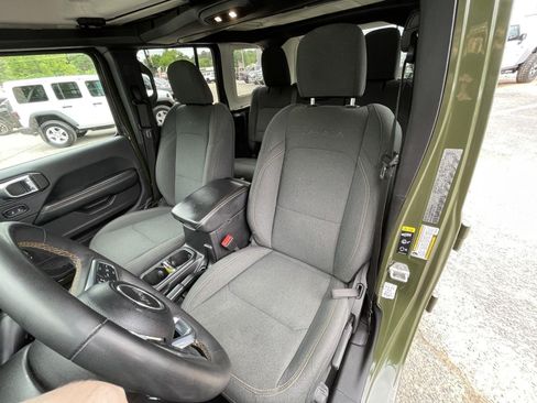 Used 2024 Jeep Wrangler Unlimited Sahara AWD/4WD image 10