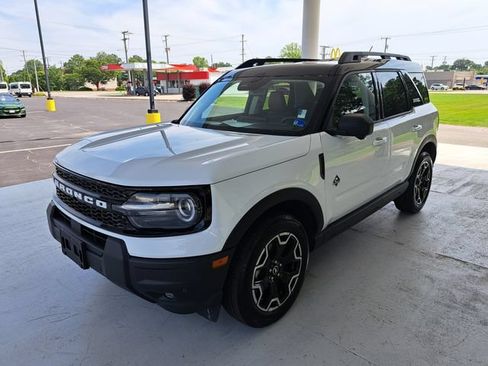 Used 2025 Ford Bronco Sport Outer Banks w/ Outer Banks Tech Package+ AWD/4WD image 3