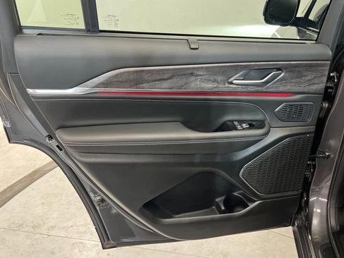 New 2024 Jeep Grand Cherokee L Overland w/ Advanced Protech Group III image 18