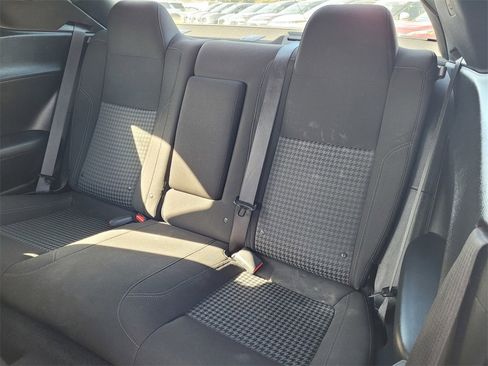Used 2022 Dodge Challenger SXT image 8