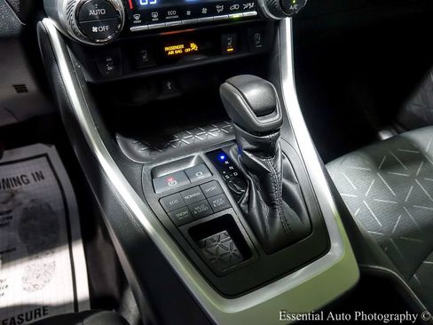 Used 2022 Toyota RAV4 XLE w/ Convenience Package image 26