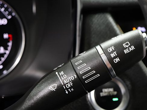 Used 2021 Cadillac XT5 Premium Luxury image 18