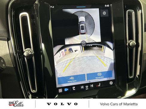 Used 2025 Volvo XC40 B5 Plus image 21