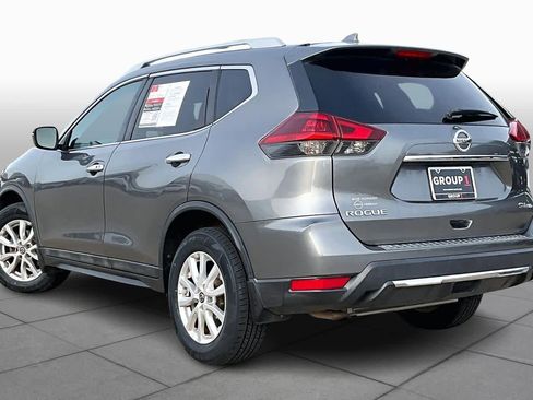 Used 2018 Nissan Rogue SV image 11