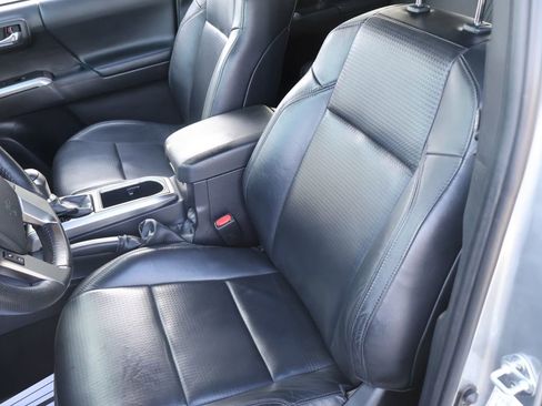 Used 2023 Toyota Tacoma Limited AWD/4WD image 28