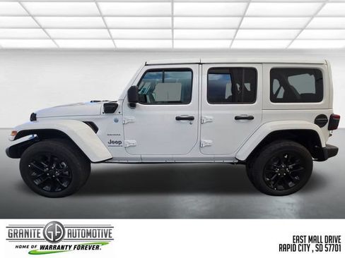 Used 2024 Jeep Wrangler Unlimited Sahara AWD/4WD image 2