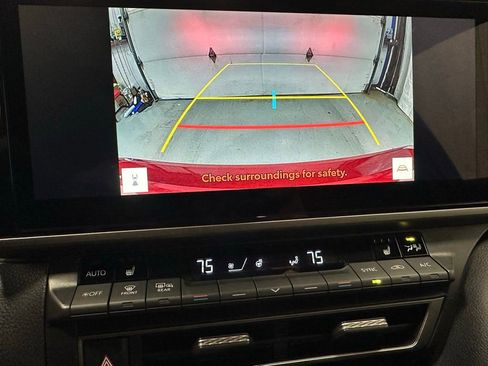 Used 2025 Toyota Camry XSE image 38