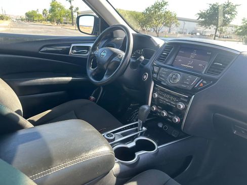 Used 2020 Nissan Pathfinder S AWD/4WD image 25