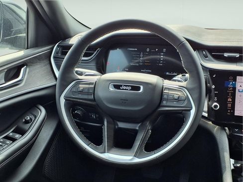 New 2026 Jeep Grand Cherokee L 2WD image 9